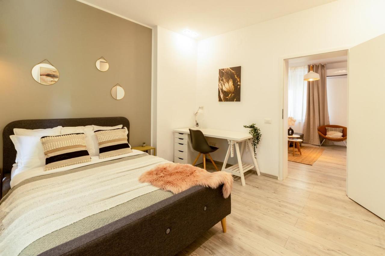 Ideal Stay: Spacious 2Br Apt Near Calea Victoriei Бухарест Екстер'єр фото
