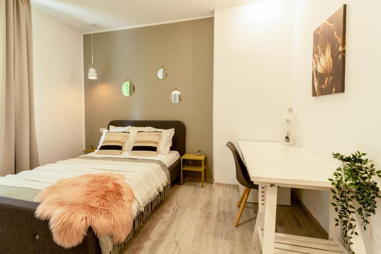Ideal Stay: Spacious 2Br Apt Near Calea Victoriei Бухарест Екстер'єр фото