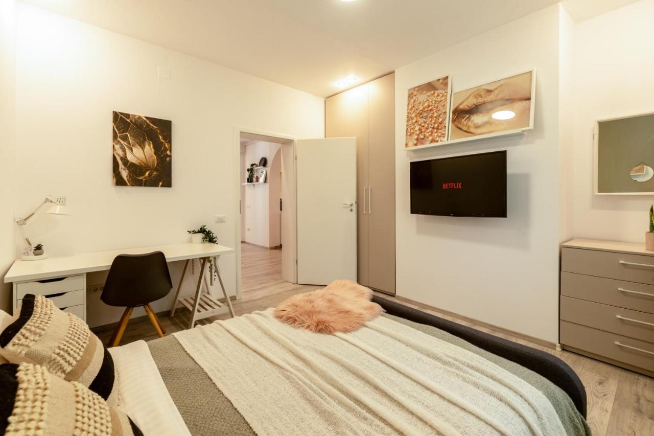 Ideal Stay: Spacious 2Br Apt Near Calea Victoriei Бухарест Екстер'єр фото