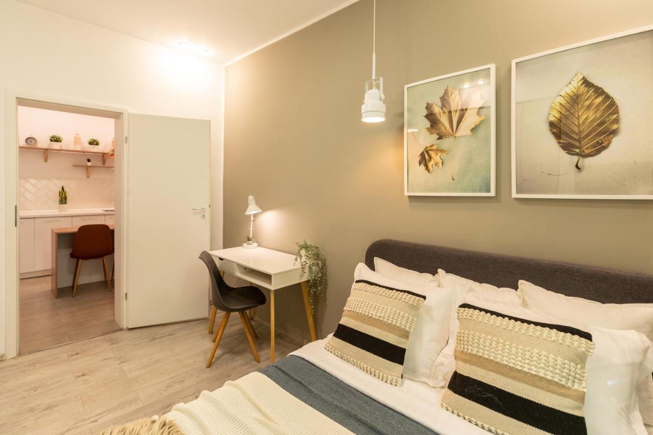 Ideal Stay: Spacious 2Br Apt Near Calea Victoriei Бухарест Екстер'єр фото