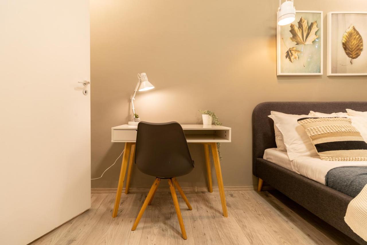 Ideal Stay: Spacious 2Br Apt Near Calea Victoriei Бухарест Екстер'єр фото