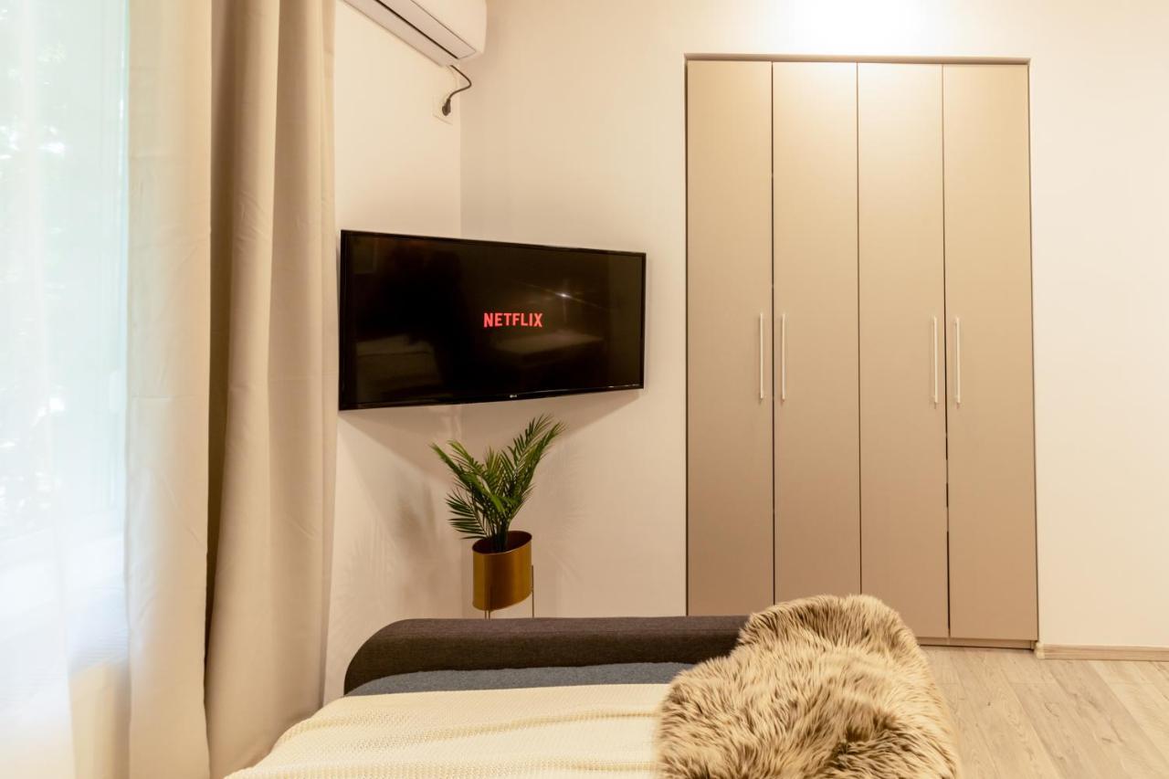 Ideal Stay: Spacious 2Br Apt Near Calea Victoriei Бухарест Екстер'єр фото