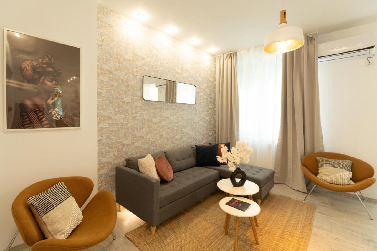 Ideal Stay: Spacious 2Br Apt Near Calea Victoriei Бухарест Екстер'єр фото