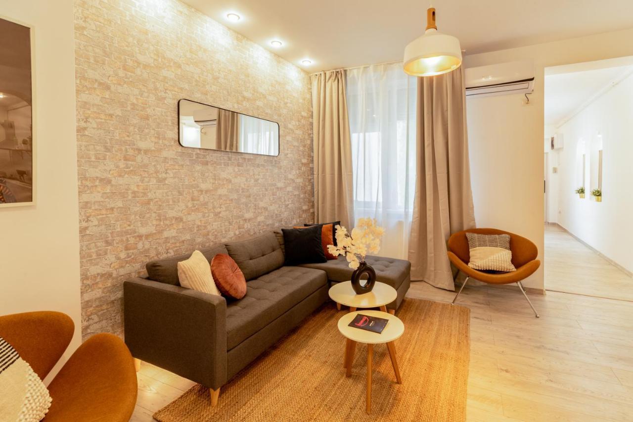 Ideal Stay: Spacious 2Br Apt Near Calea Victoriei Бухарест Екстер'єр фото