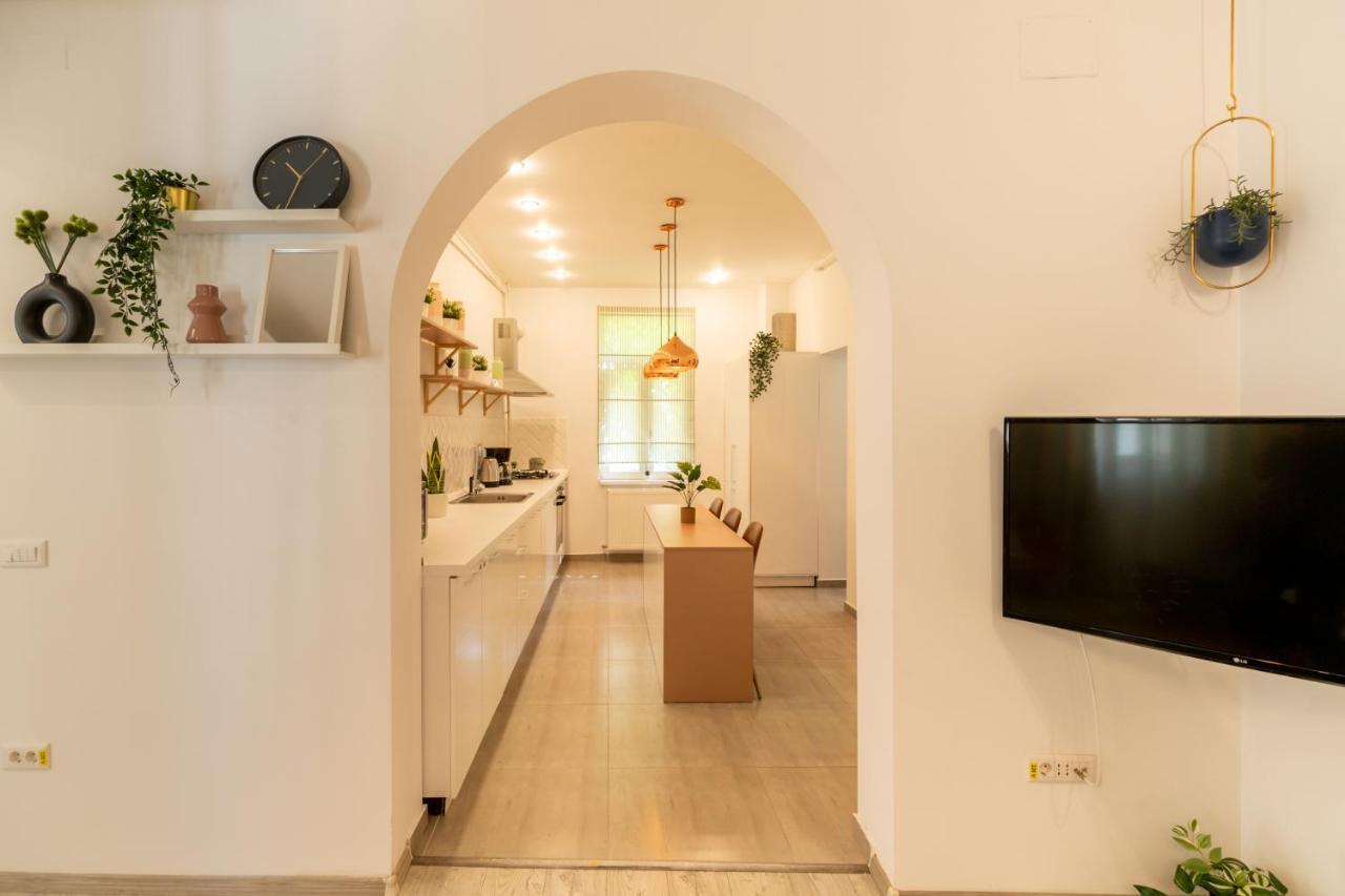 Ideal Stay: Spacious 2Br Apt Near Calea Victoriei Бухарест Екстер'єр фото