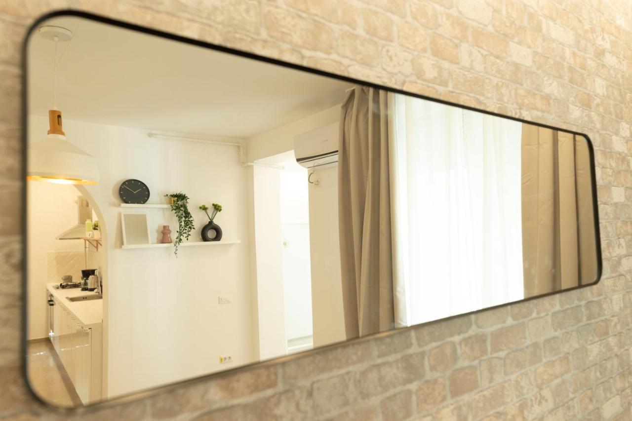 Ideal Stay: Spacious 2Br Apt Near Calea Victoriei Бухарест Екстер'єр фото