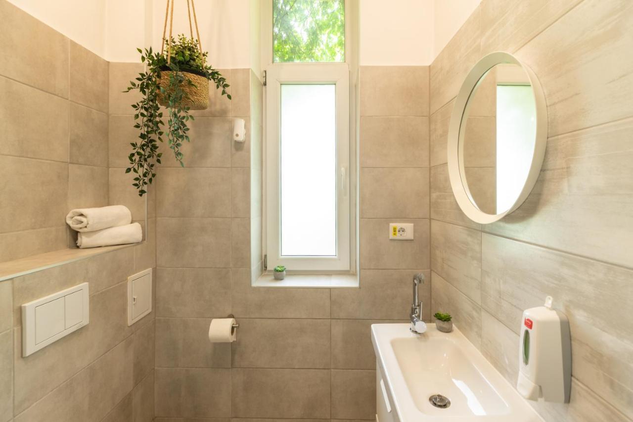 Ideal Stay: Spacious 2Br Apt Near Calea Victoriei Бухарест Екстер'єр фото