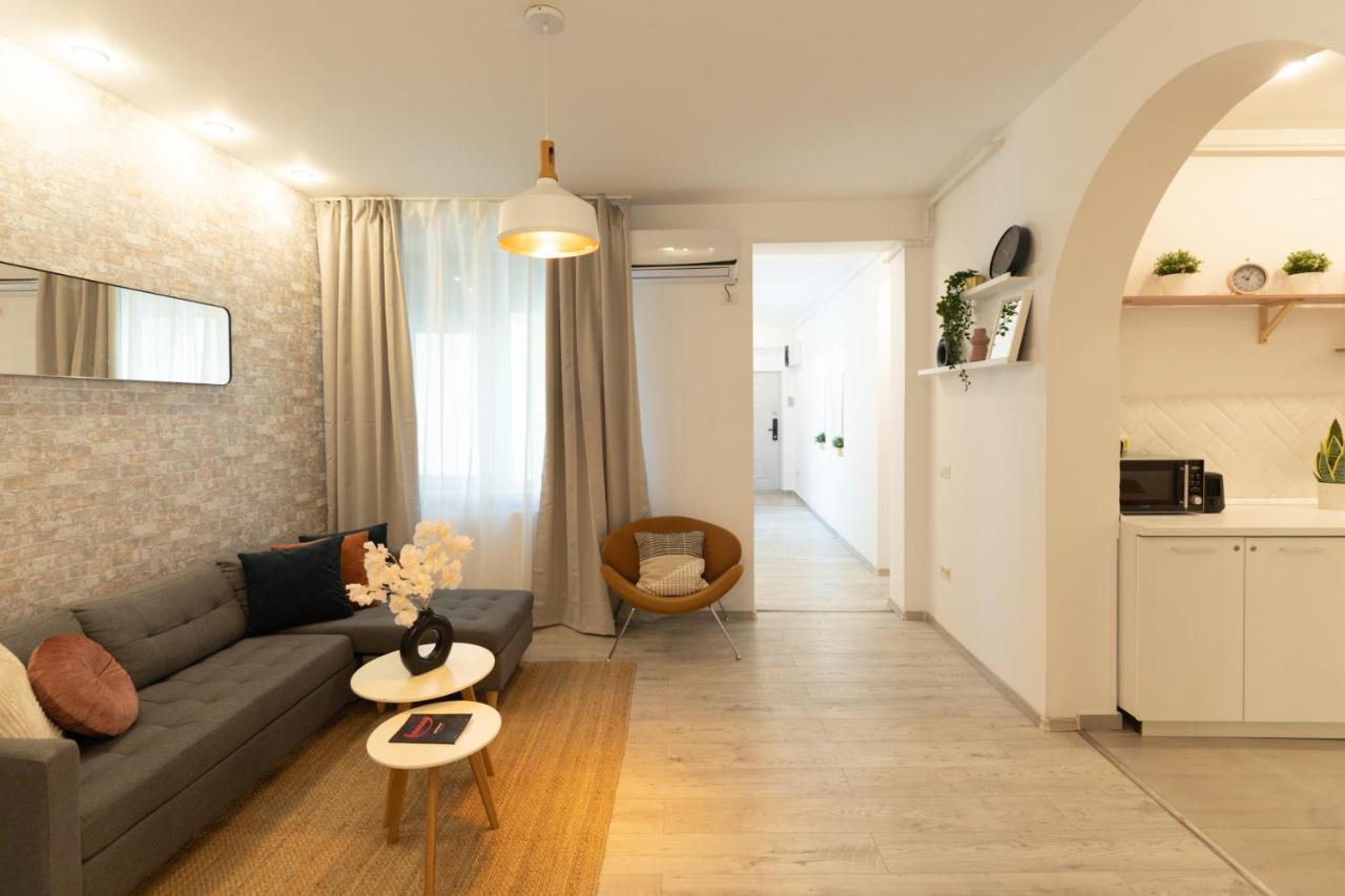 Ideal Stay: Spacious 2Br Apt Near Calea Victoriei Бухарест Екстер'єр фото
